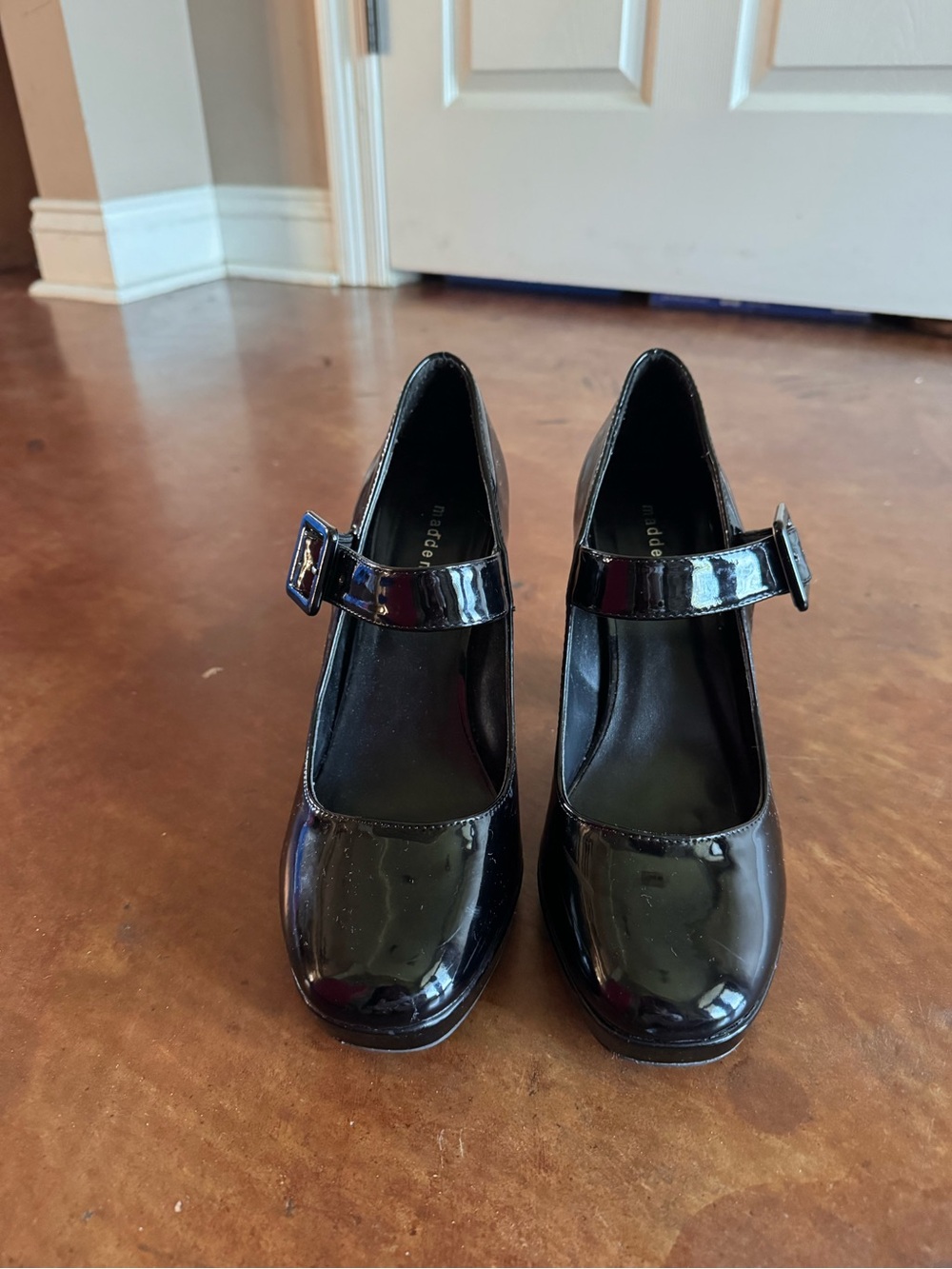 Black heels BRAND: Madden Girl